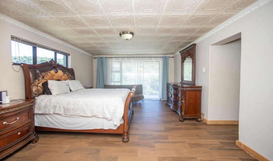 6 Bedroom Property for Sale in Beacon Bay Eastern Cape
